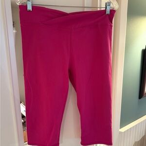 Women's Fabletics Pink Capri Workout Pants